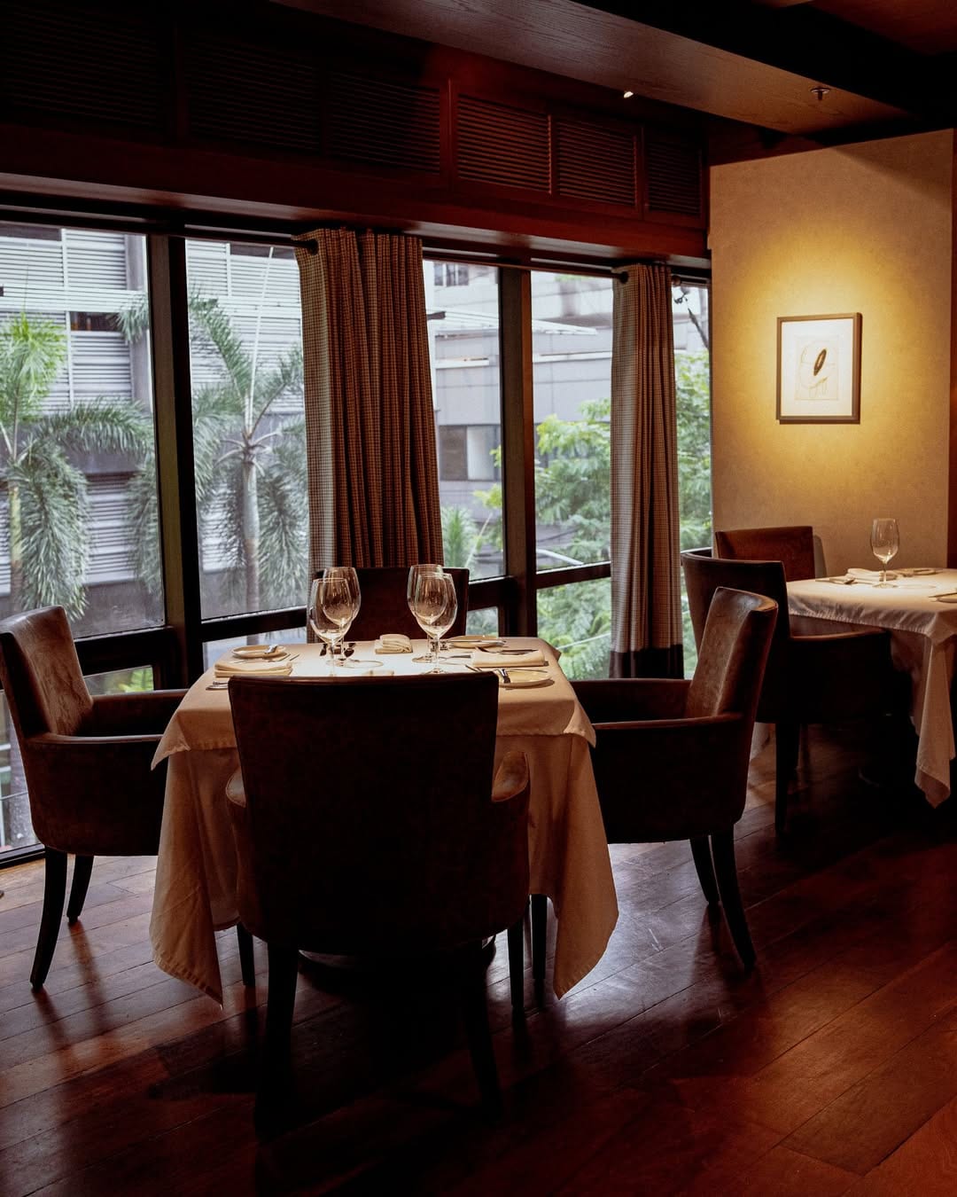 interiors of elbert's steak room